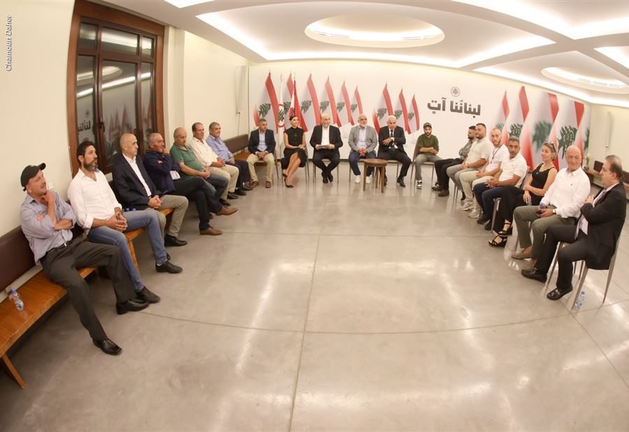 Samir Geagea and his wife receive delegation of families of martyrs Malek and Haitham Touq