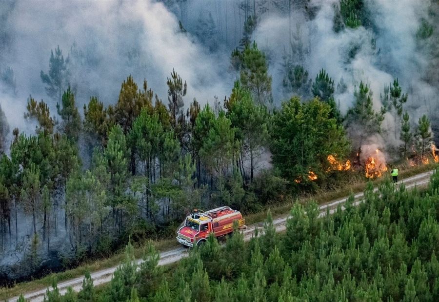 For the third day … huge fires devour the forests of France!