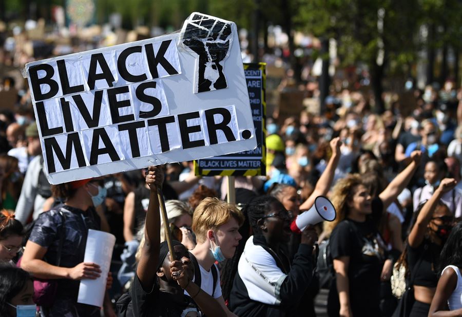 “Black Lives Matter” … protests and protests in an American state