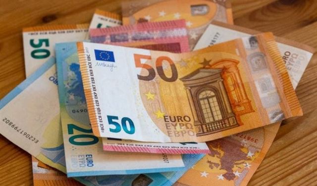 اليورو يصعد بعد الجولة الأولى من الانتخابات الفرنسية والين يتخبط