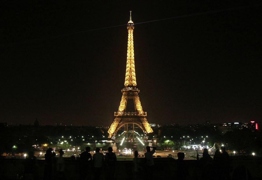 Waiting for a hard winter… Paris turns off its lights at night!