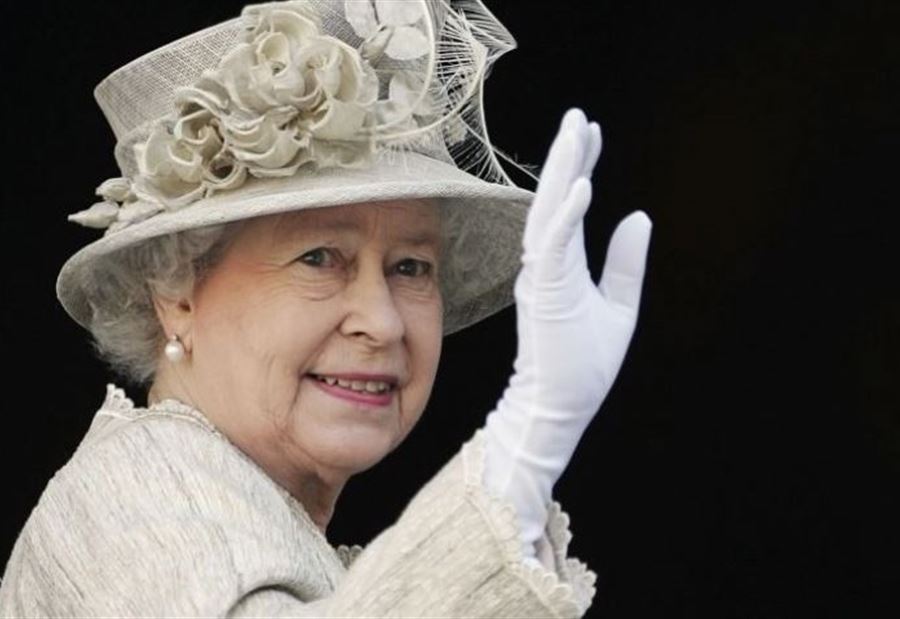 In a “taunting” scene…fans ruin Queen Elizabeth’s minute